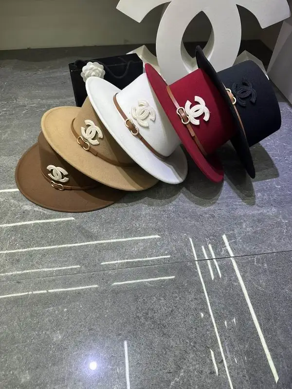 Chanel top hat dx210